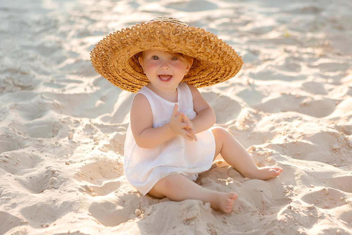 What is the Best Way to Dress Your Baby in Hot Weather - sleepwearbaby.com